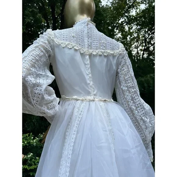 Vintage 70s Wedding Dress, Prairie-style, lace, with train, size s - Picture 8 of 12